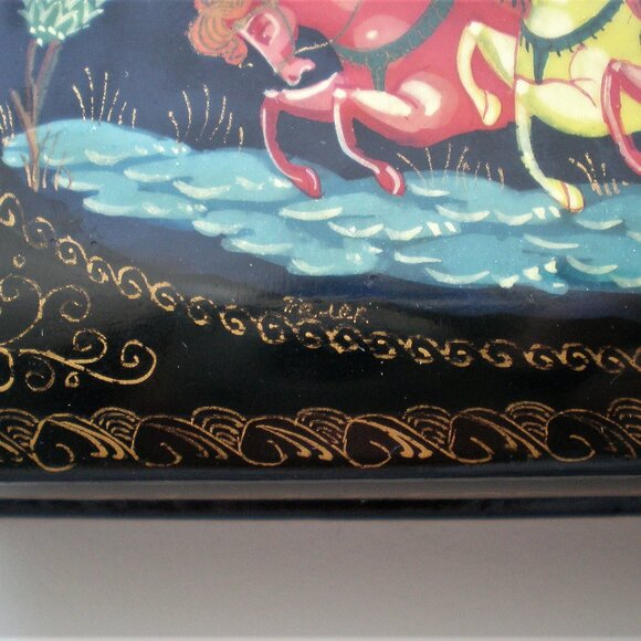 Russian USSR Signed PALEKH Палех Lacquer Jewelry Trinket Box 5 7/8" x 2 3/4" - Picture 2 of 12